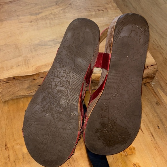 BUSSOLA Formentera Red Leather Cross Straps Wedge Sandals | Size EU 39 / US 8 - Picture 4 of 5